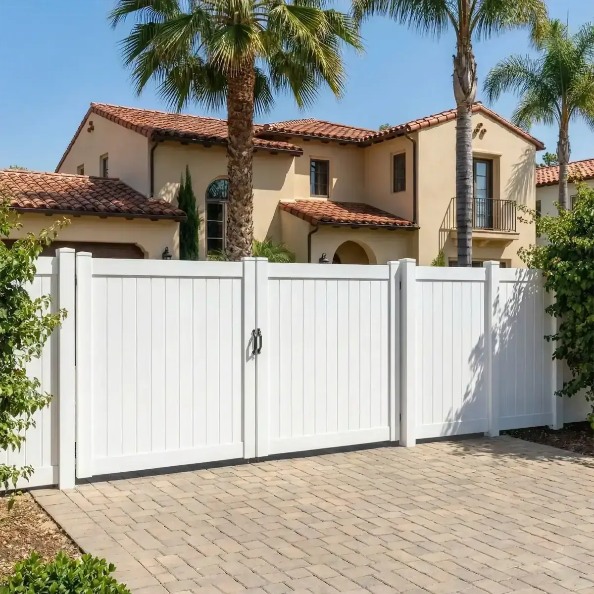 Vinyl fence with a matching gate